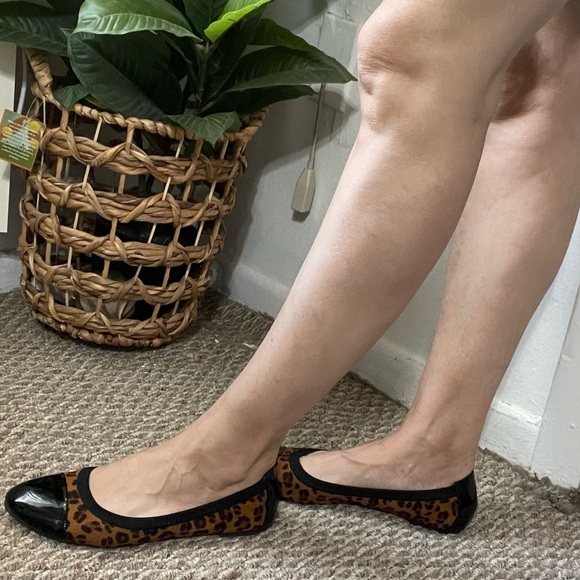 DREAM PAIRS, animal print women's flat shoes, SIZE 8.5 - Picture 16 of 17